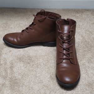BOOTS, BROWN